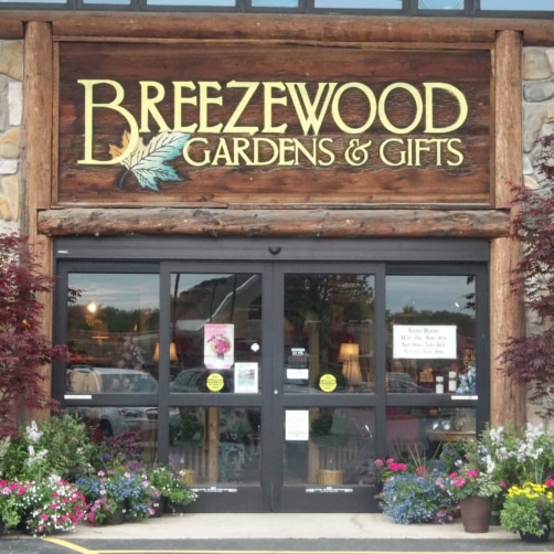 Breezewood Gardens store entrance in Spring